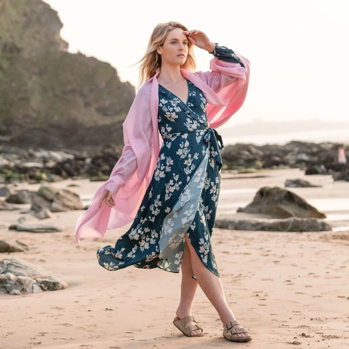 Merino Wool Shawl Light Pink - Image 2